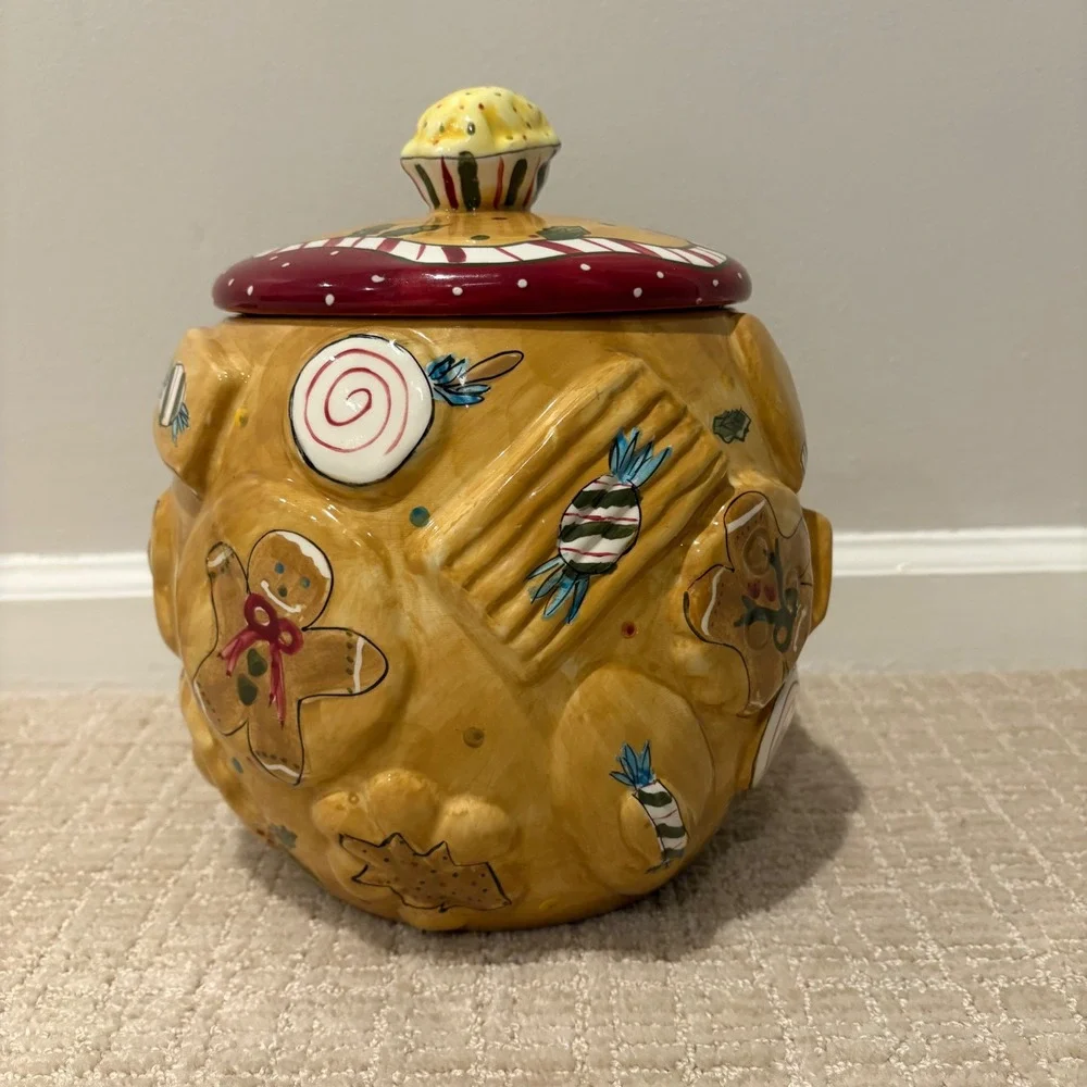 Laurie Gates Ceramic Christmas Cookie Jar Gingerbread Candy‎ Cupcake Lid Holiday